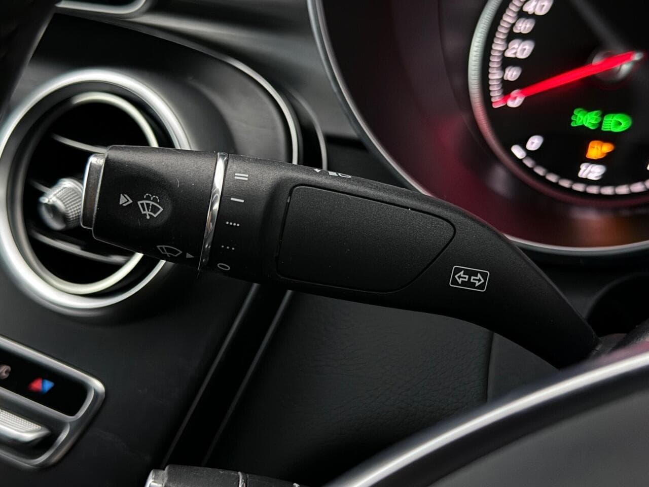 Mercedes-Benz C Class thumbnail Misc Controls