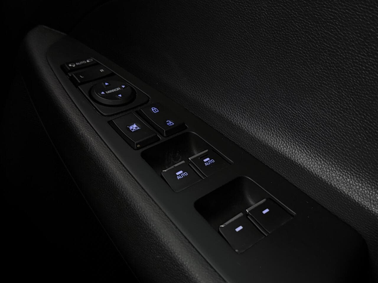 Hyundai TUCSON thumbnail Misc Controls