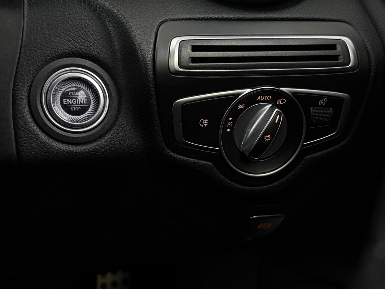 Mercedes-Benz C Class thumbnail Misc Controls