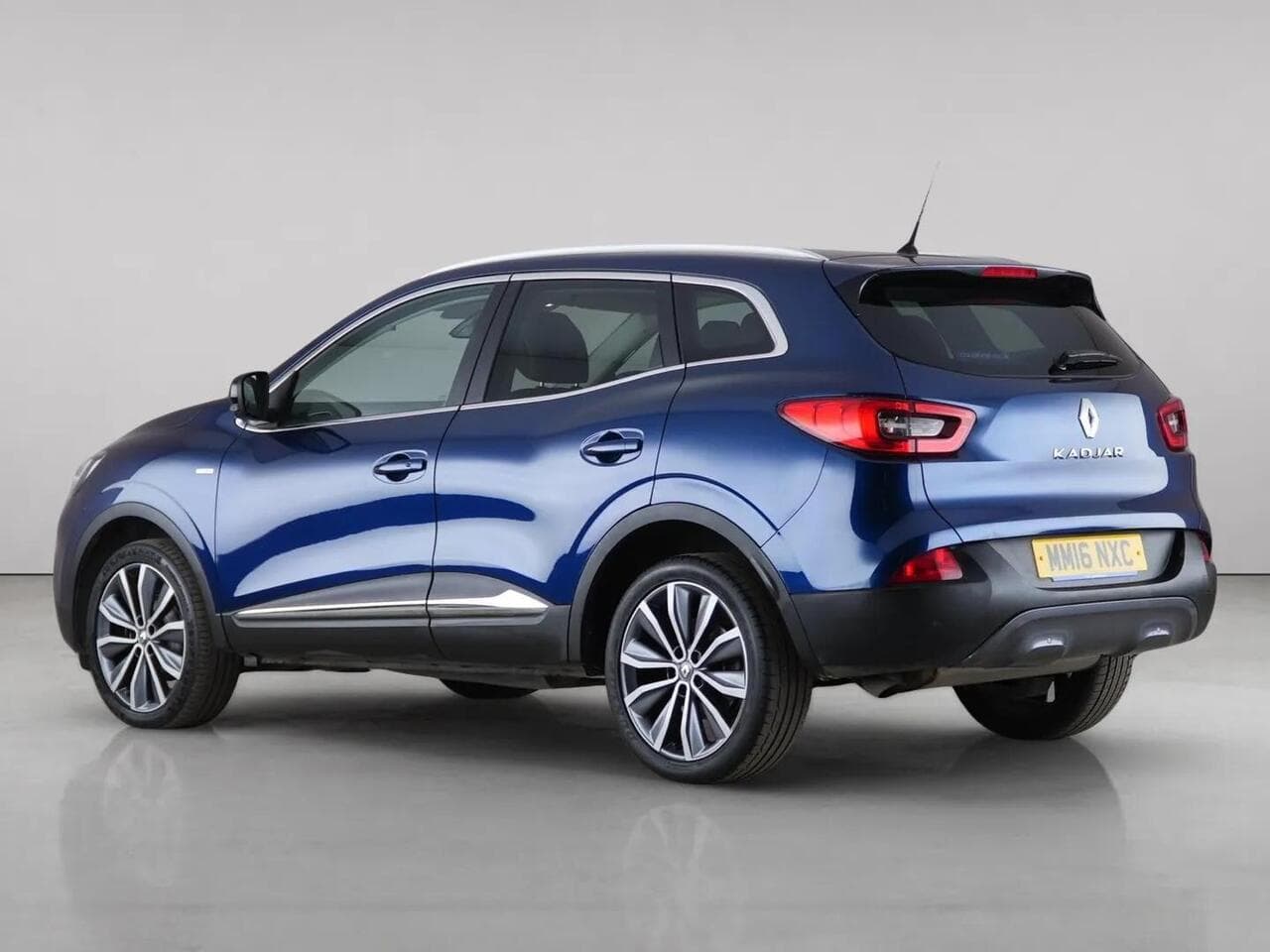 Renault Kadjar thumbnail Rear Left