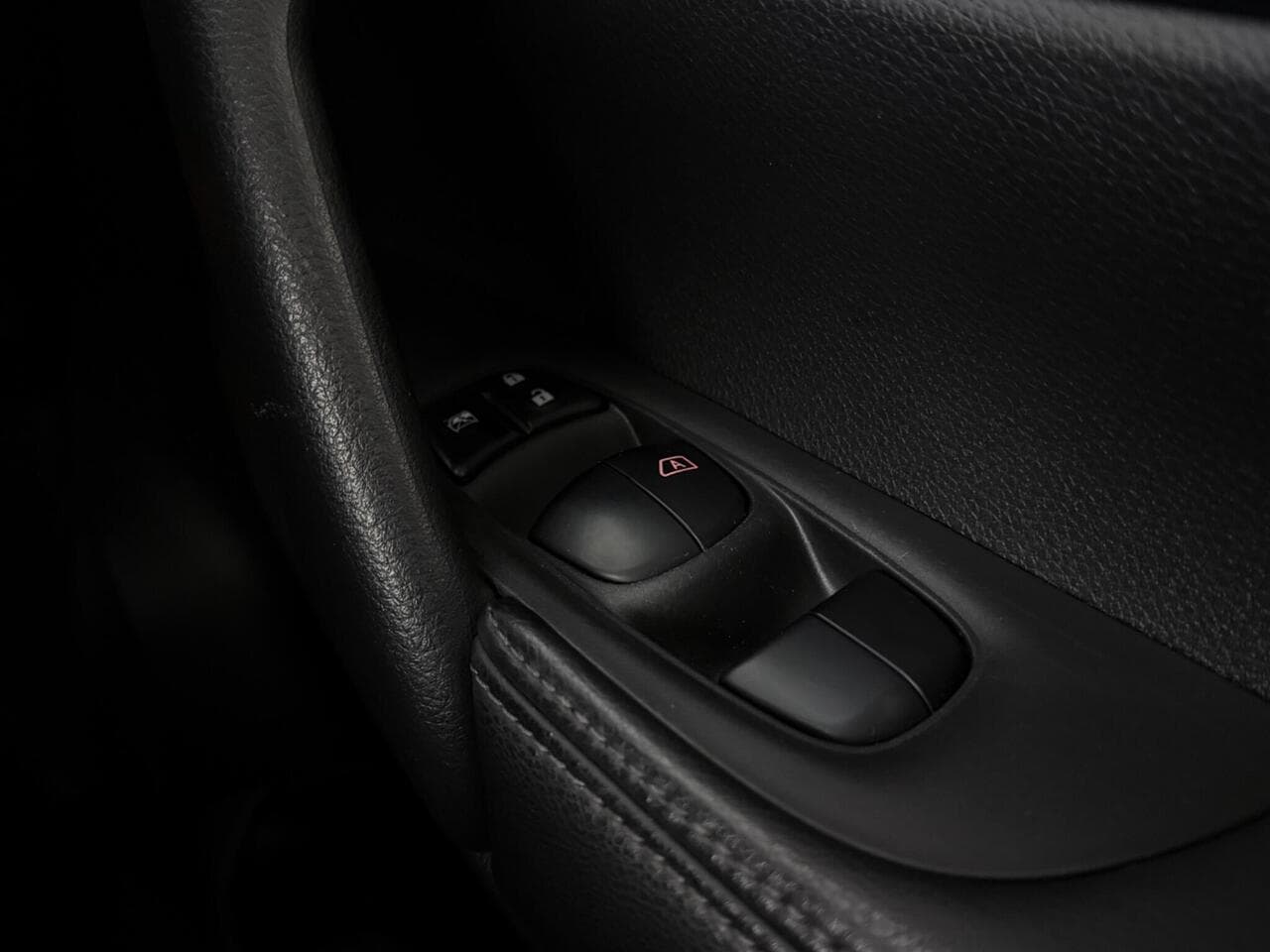 Nissan X-Trail thumbnail Misc Controls