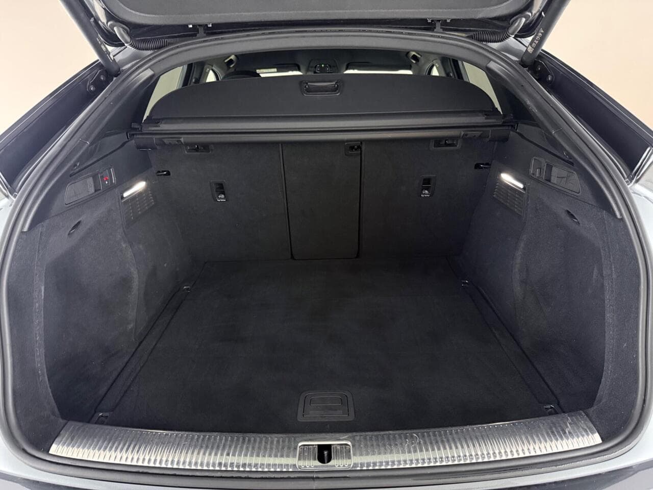 Audi Q5 thumbnail Boot