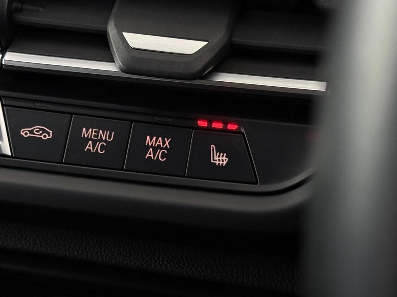 BMW 2 Series Gran Coupe thumbnail Misc Controls