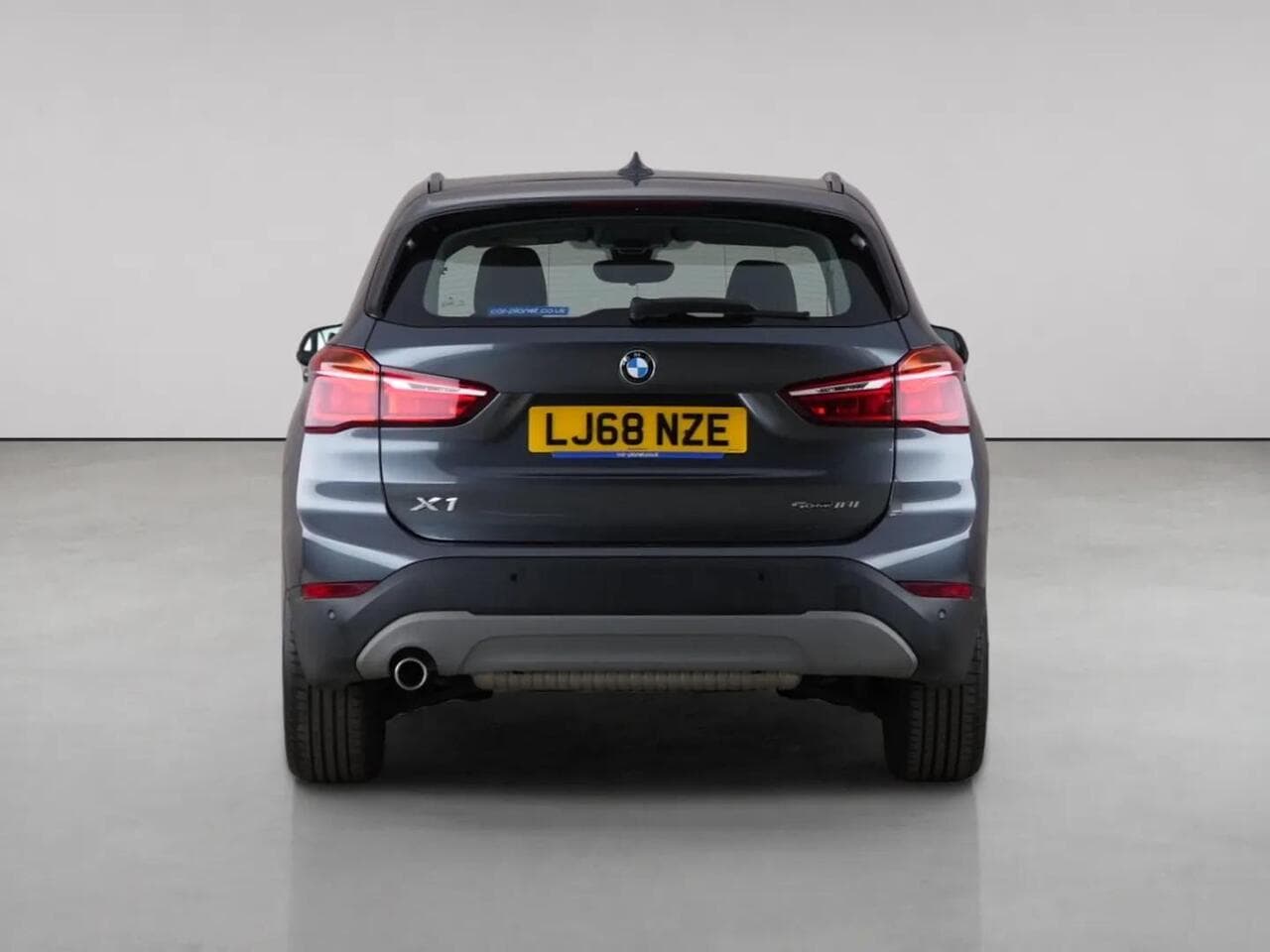 BMW X1 thumbnail Rear