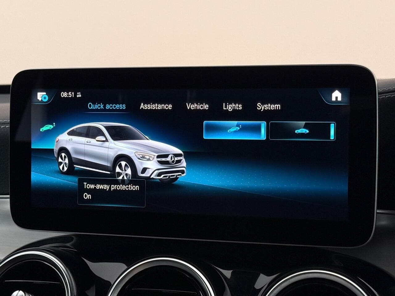 Mercedes-Benz GLC thumbnail Infotainment System