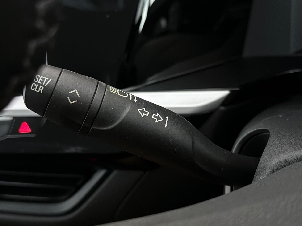 Vauxhall Grandland thumbnail Misc Controls