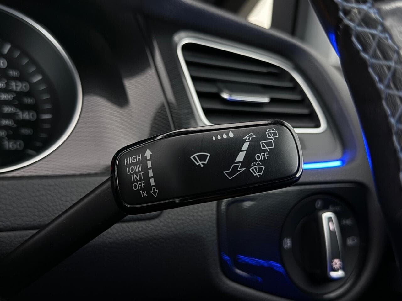 Volkswagen Golf thumbnail Misc Controls