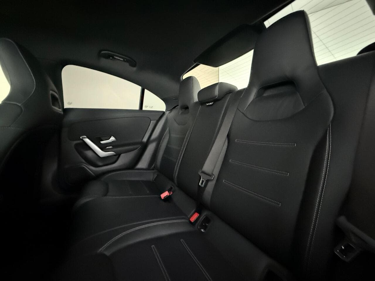 Mercedes-Benz CLA thumbnail Seats Rear