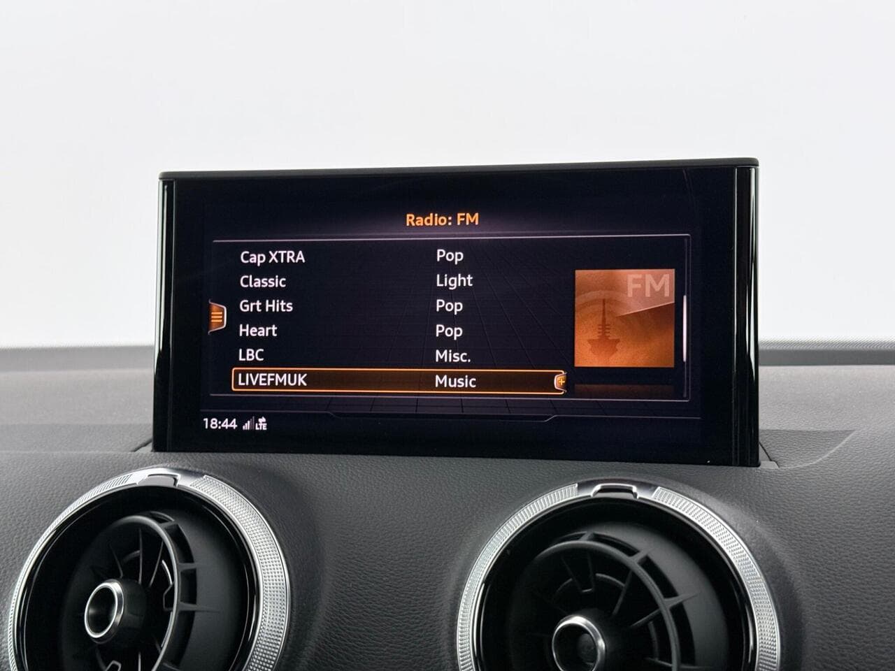 Audi Q2 thumbnail Infotainment System