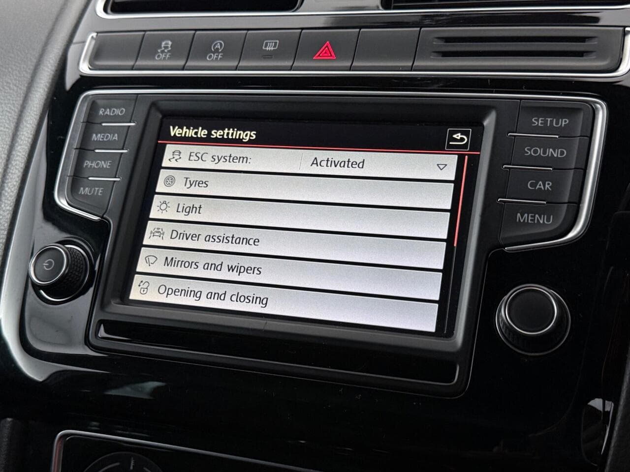 Volkswagen Polo thumbnail Infotainment System