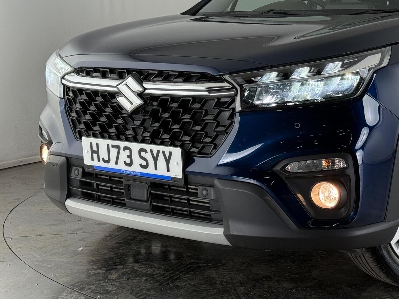 Suzuki S-Cross thumbnail Lights Front