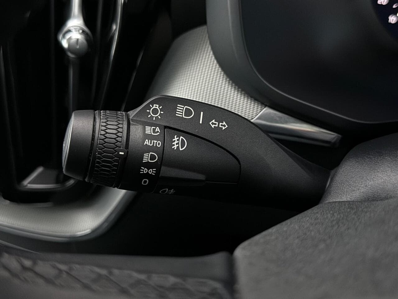 Volvo XC60 thumbnail Misc Controls