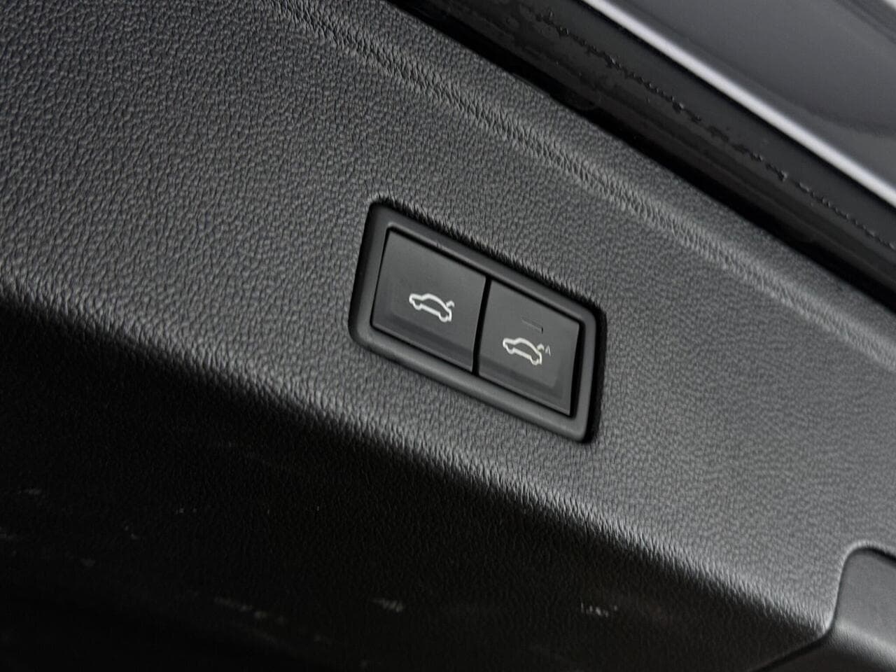 Volkswagen Touareg thumbnail Misc Controls
