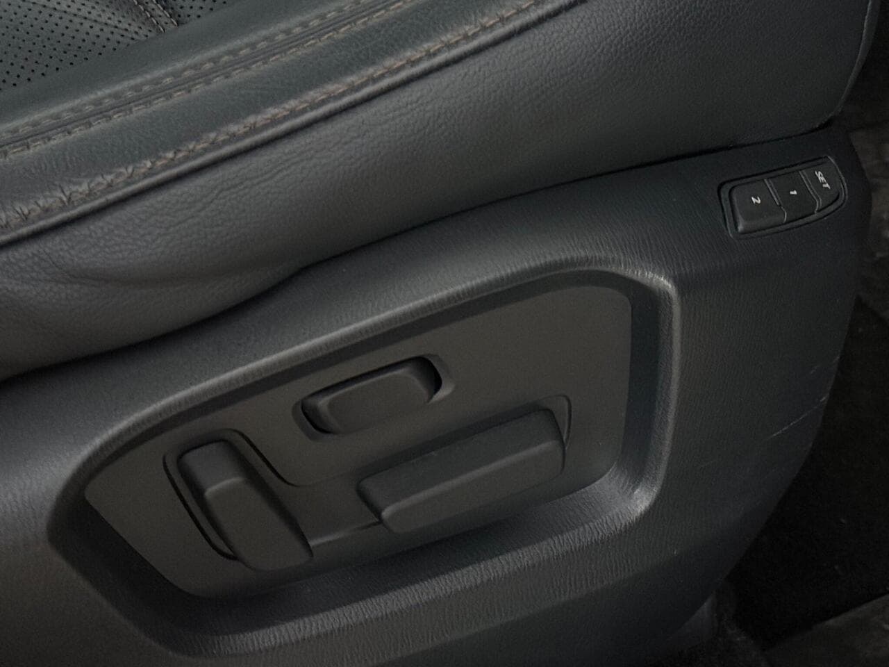 Mazda CX-5 thumbnail Misc Controls