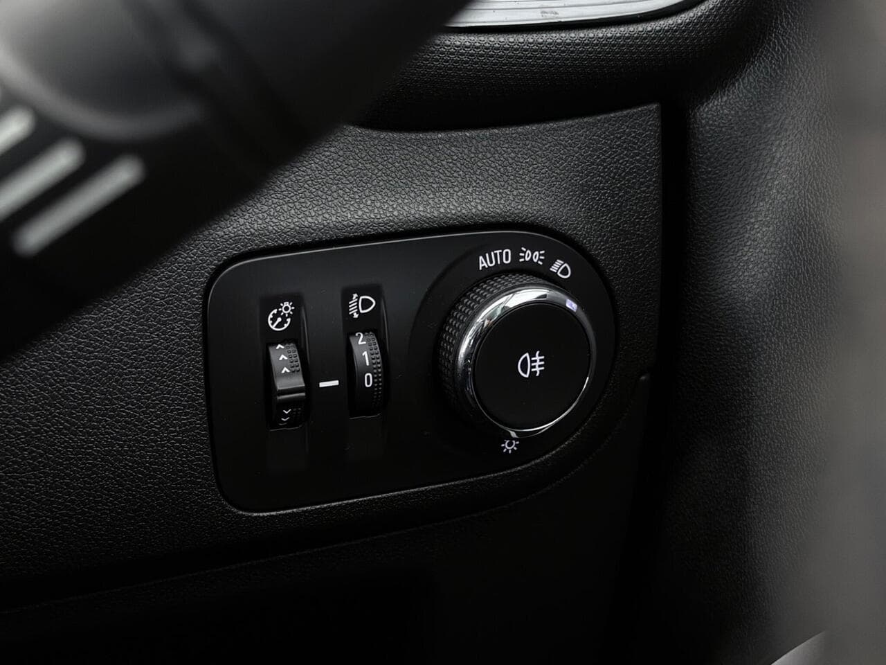 Vauxhall Crossland X thumbnail Misc Controls