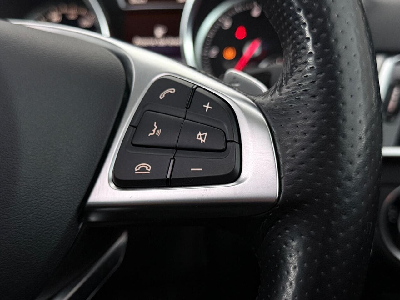Mercedes-Benz GLE thumbnail Misc Controls