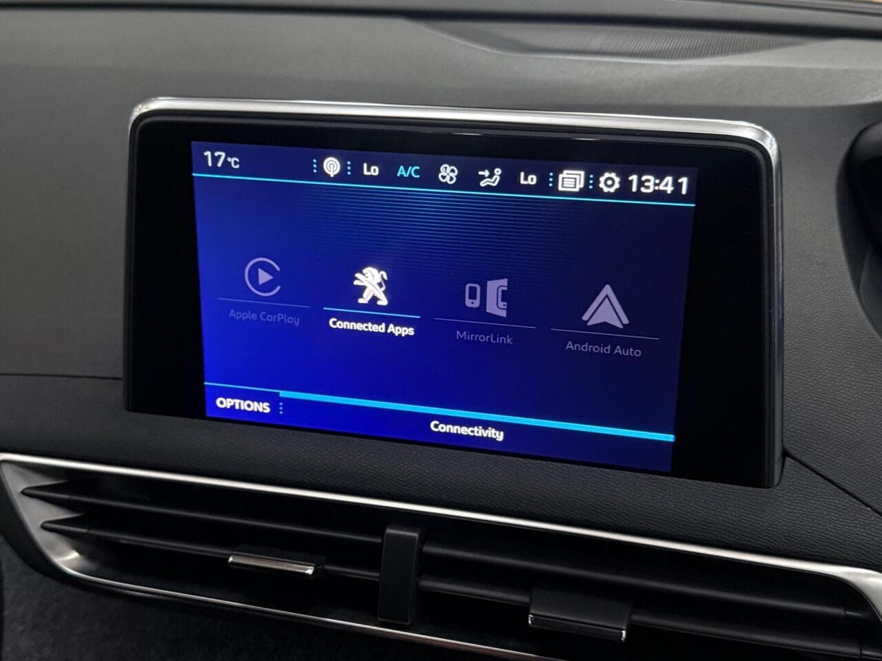 Peugeot 3008 thumbnail Infotainment System