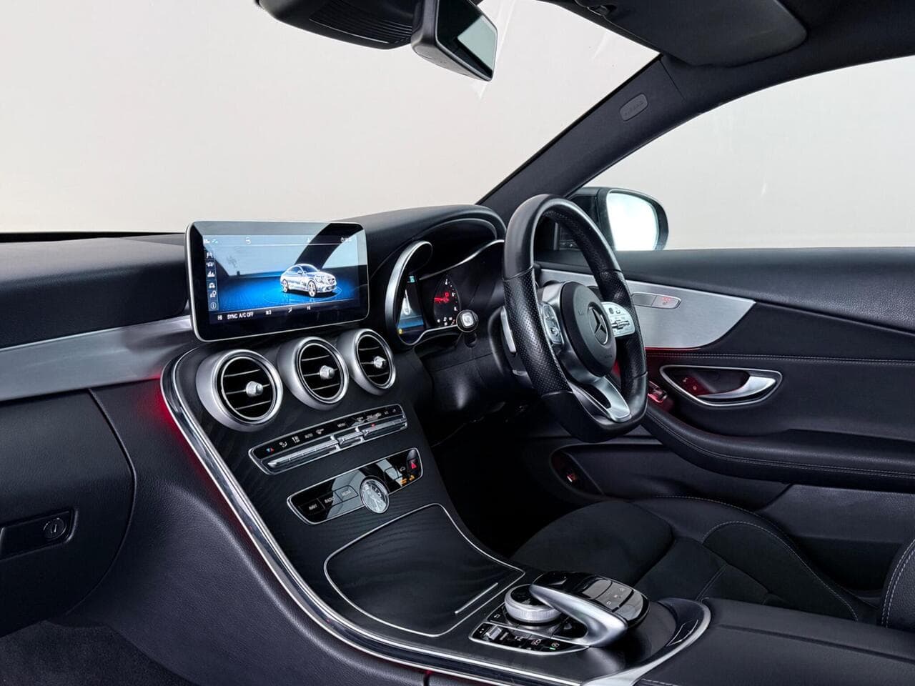 Mercedes-Benz C Class thumbnail Interior Front