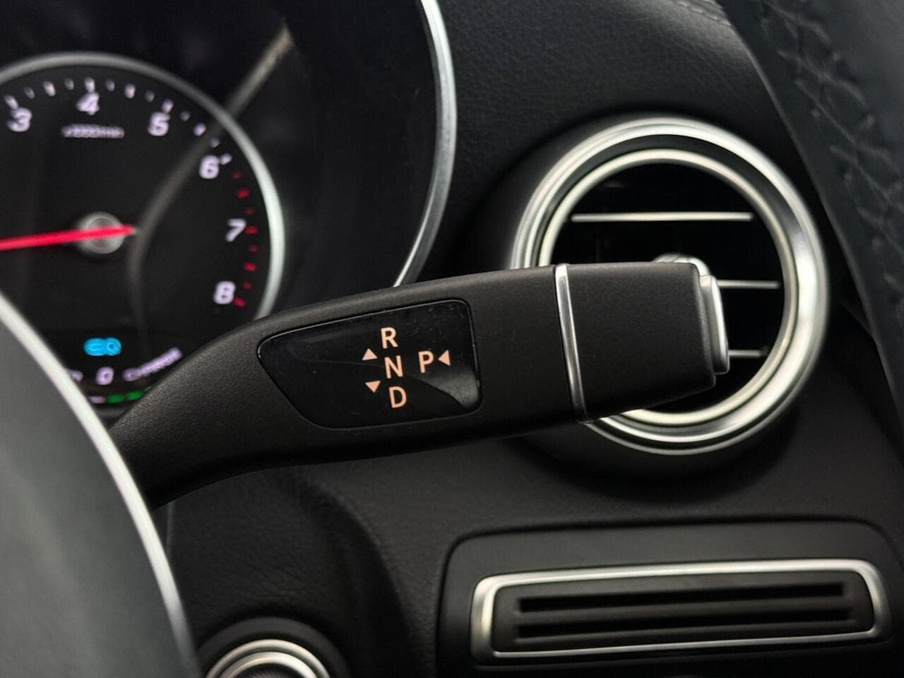 Mercedes-Benz C Class thumbnail Misc Controls