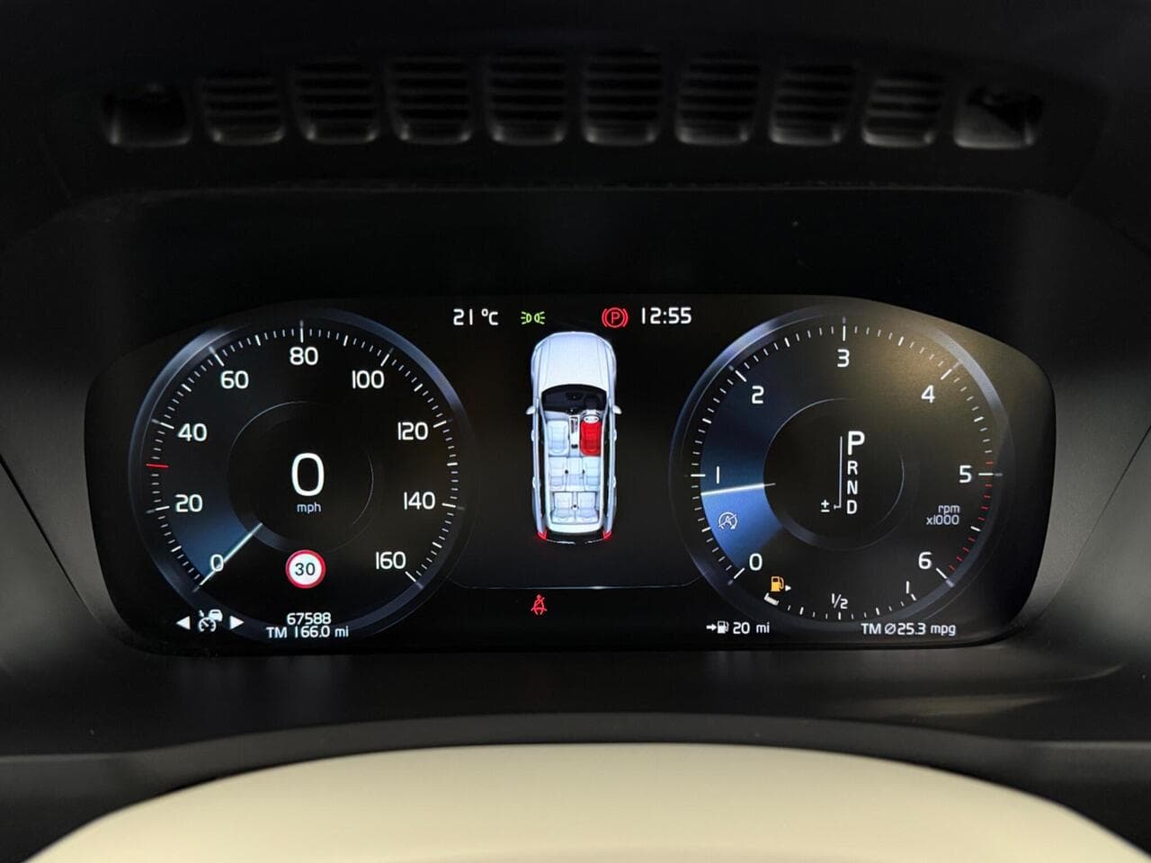 Volvo XC90 thumbnail Driver Instruments