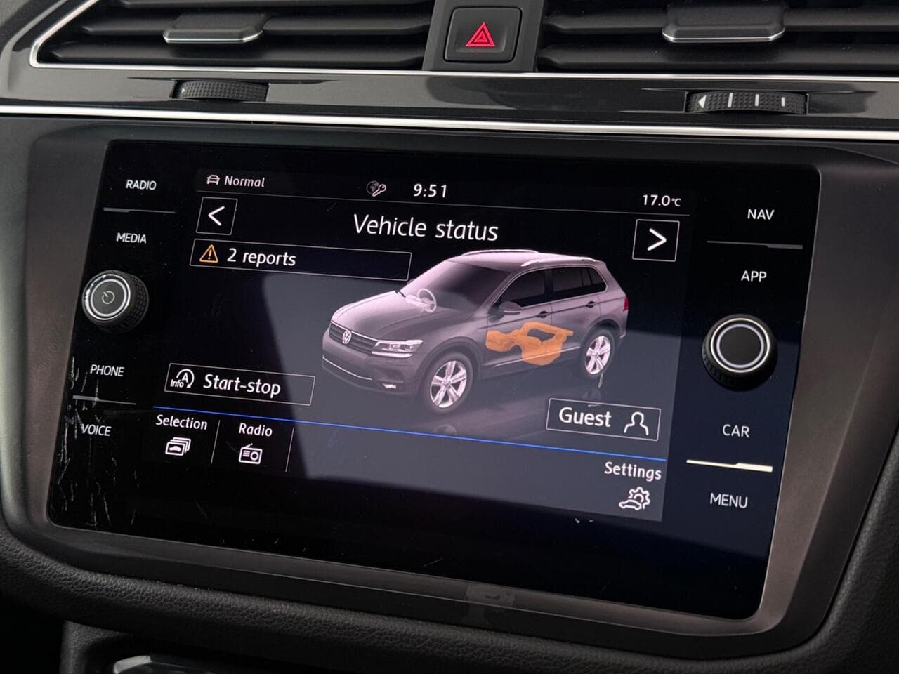 Volkswagen Tiguan thumbnail Infotainment System