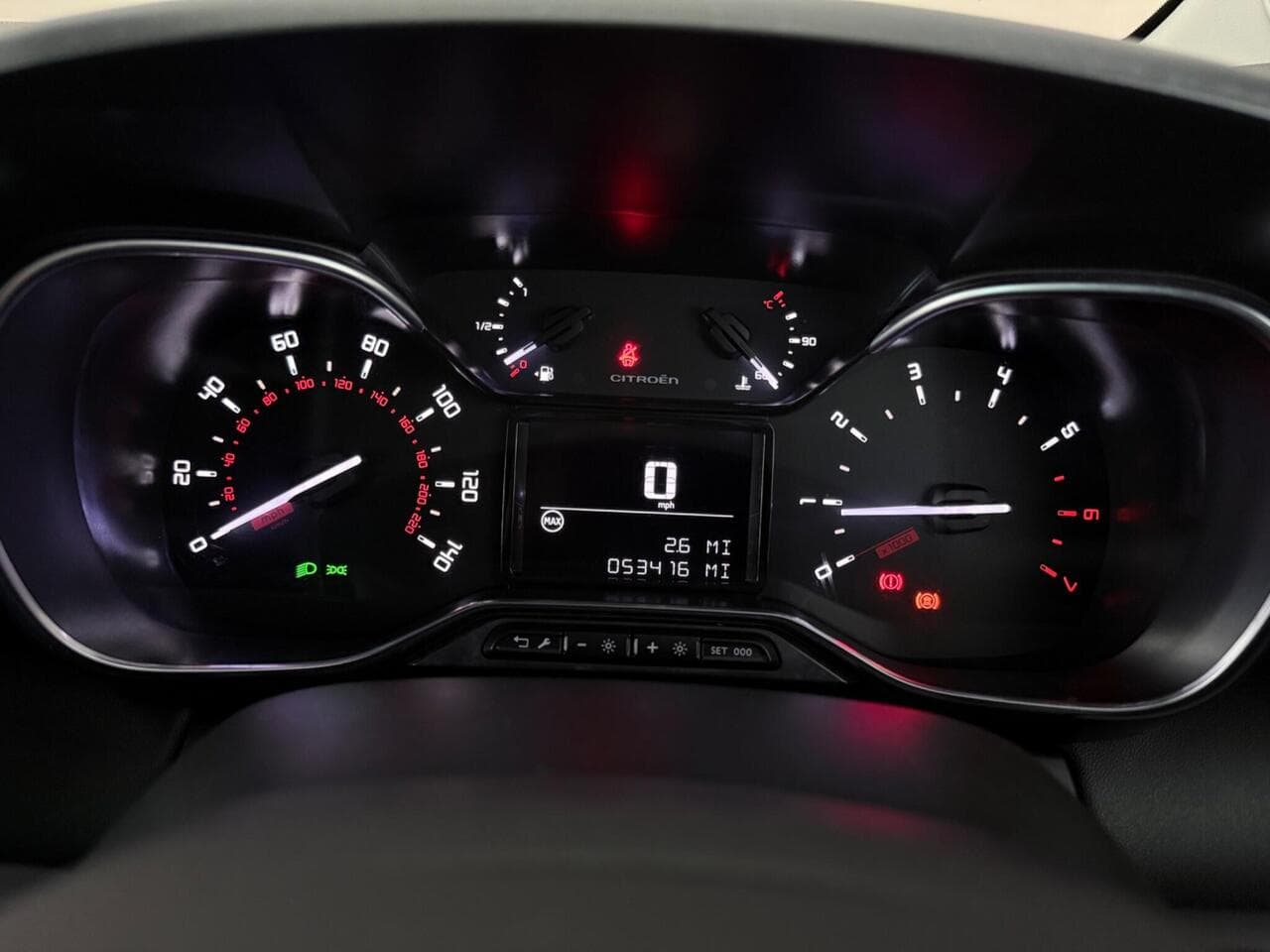 Citroen C3 Aircross thumbnail Driver Instruments