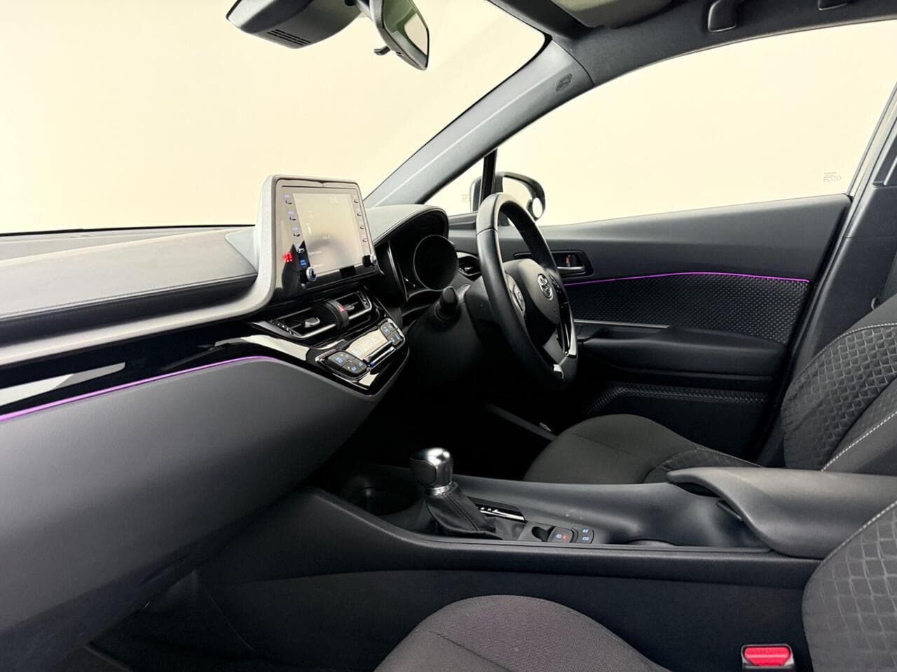 Toyota C-HR thumbnail Seat Front Passenger