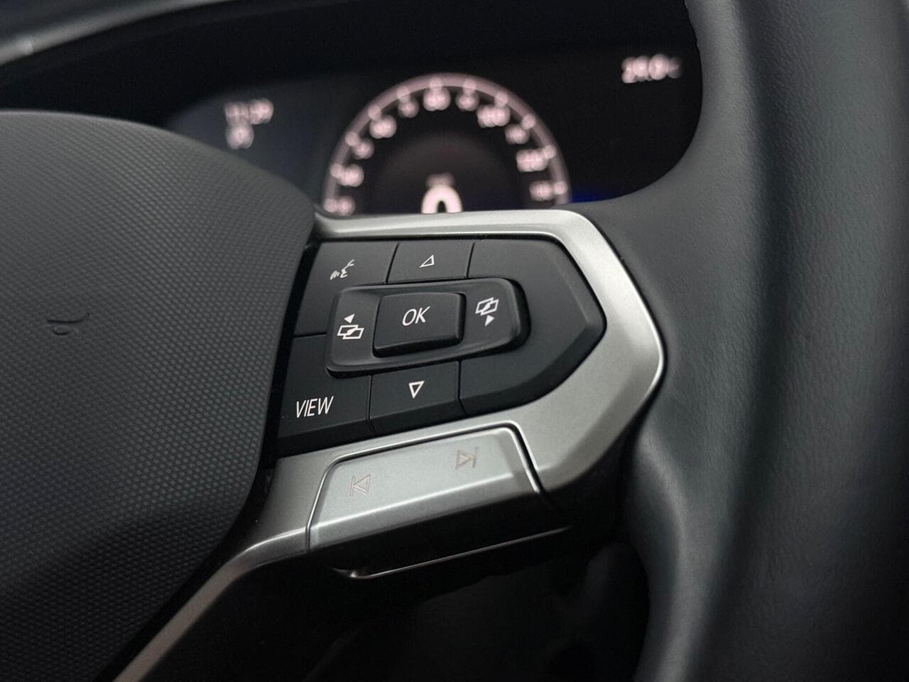 Volkswagen T-Roc thumbnail Misc Controls