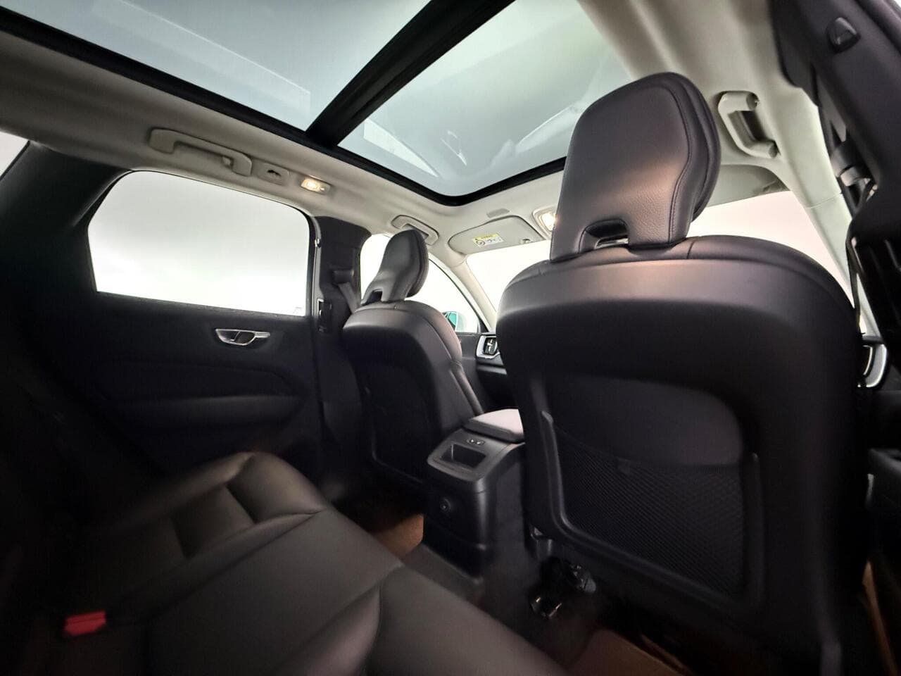 Volvo XC60 thumbnail Seats Rear