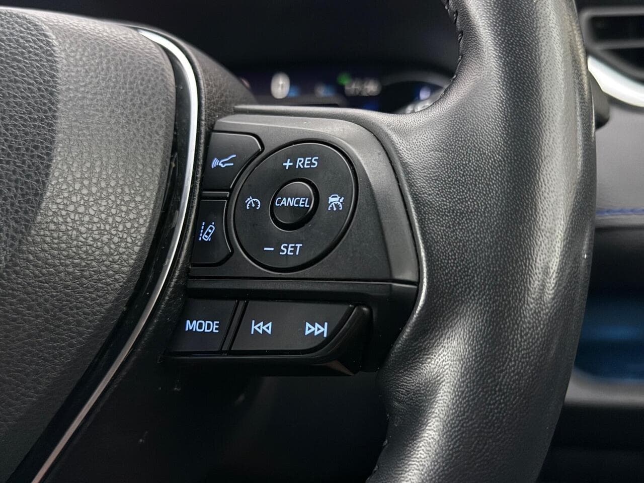 Toyota RAV4 thumbnail Misc Controls