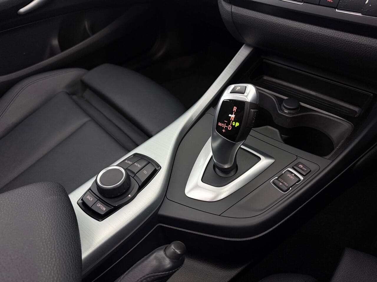 BMW 1 Series thumbnail Interior Front