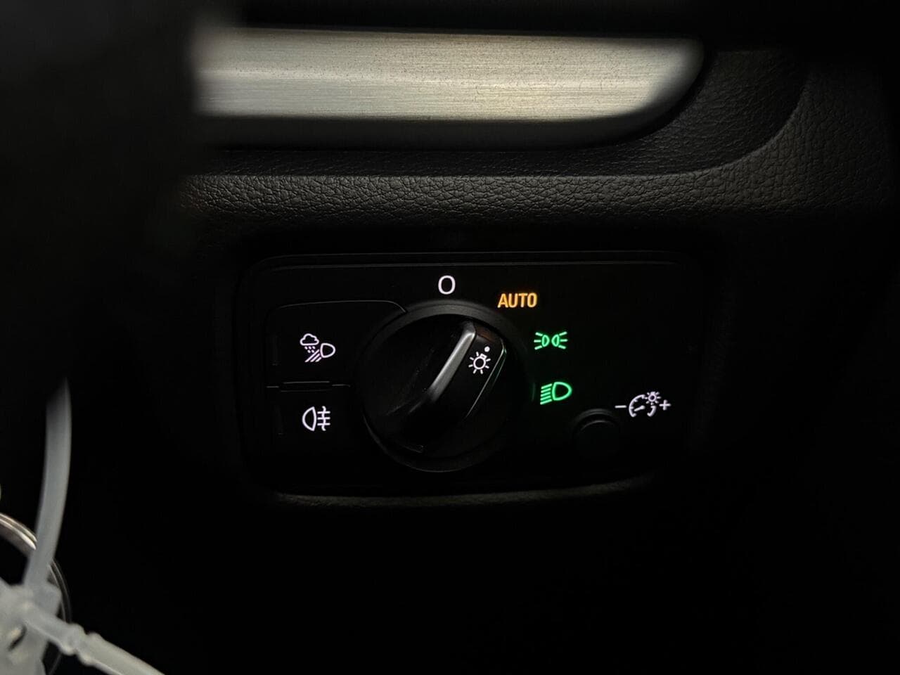 Audi A3 Cabriolet thumbnail Misc Controls