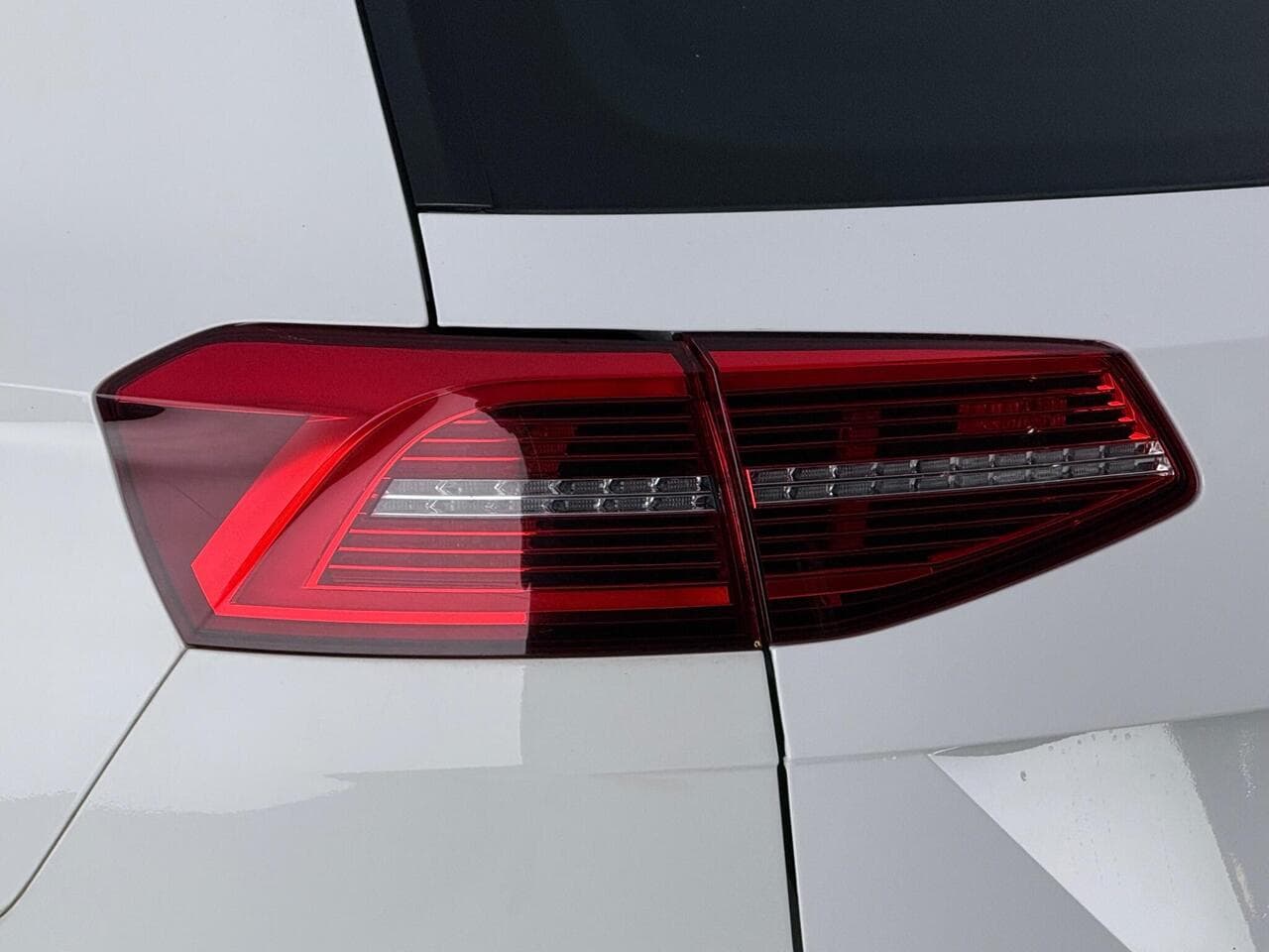 Volkswagen Passat thumbnail Lights Rear