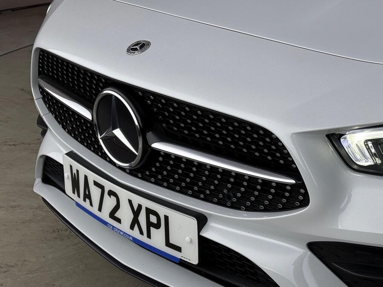Mercedes-Benz CLA thumbnail Lights Front