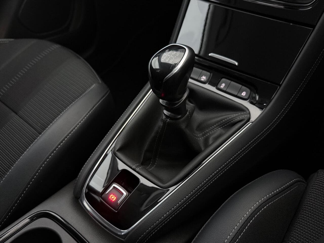 Vauxhall Grandland thumbnail Interior Front