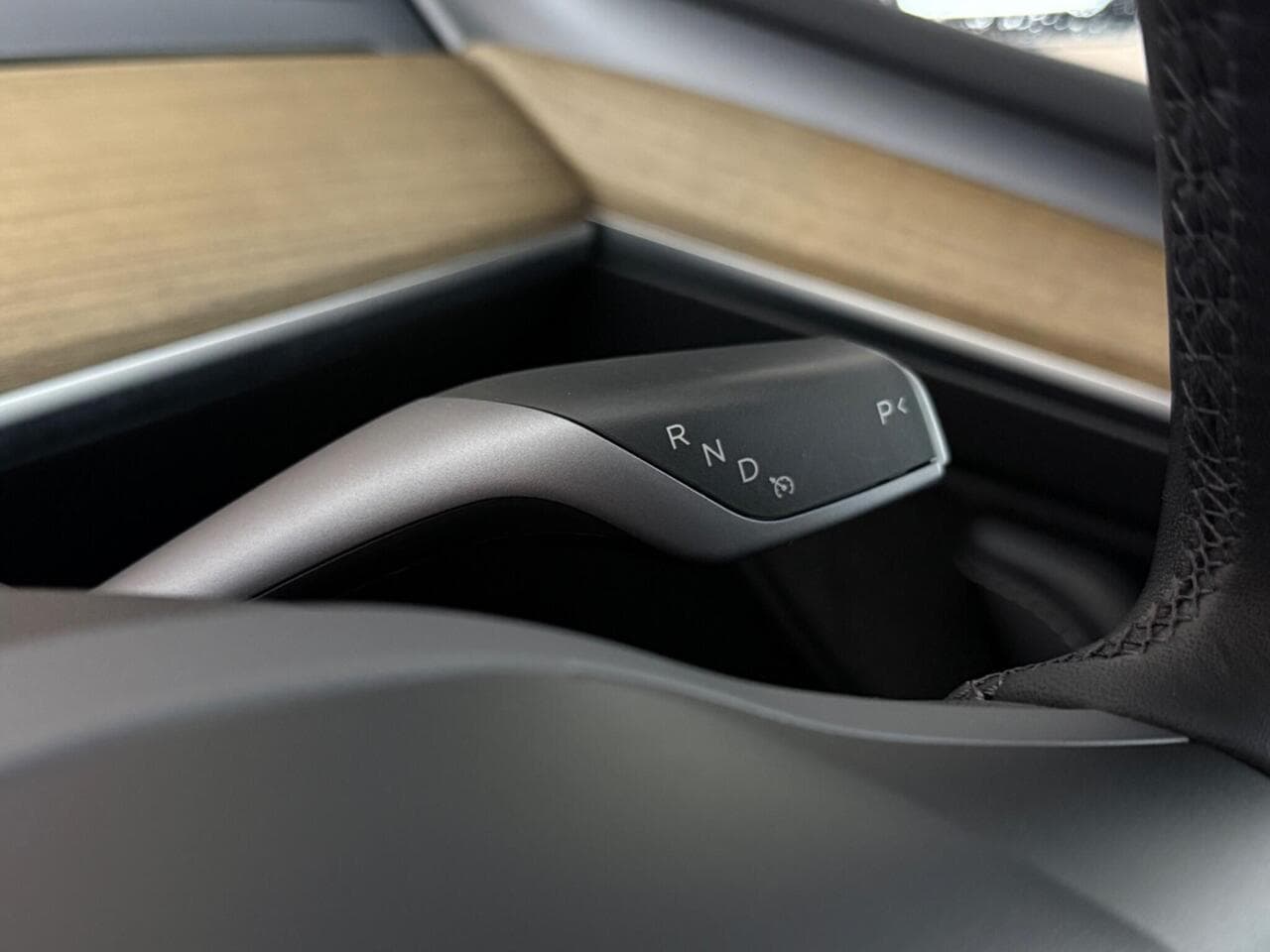 Tesla Model Y thumbnail Misc Controls
