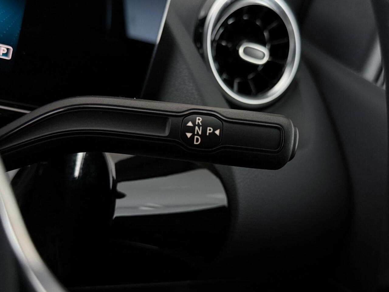 Mercedes-Benz B Class thumbnail Misc Controls