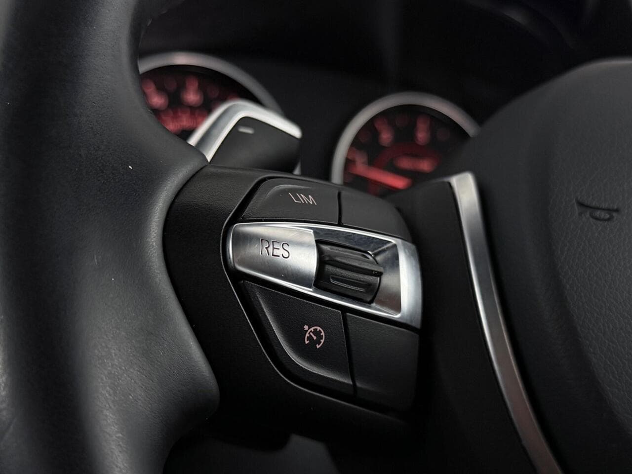 BMW 3 Series thumbnail Misc Controls