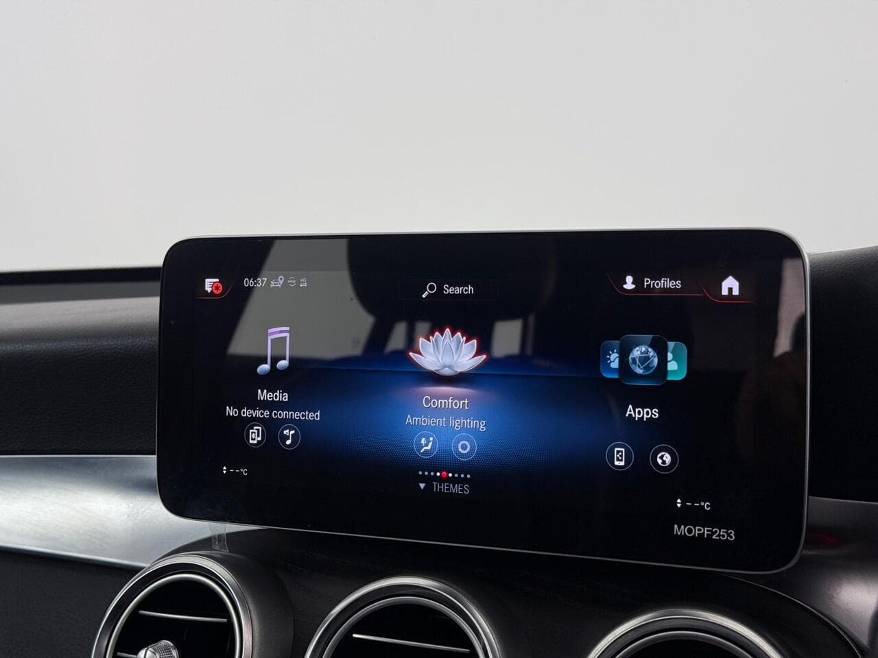 Mercedes-Benz GLC thumbnail Infotainment System