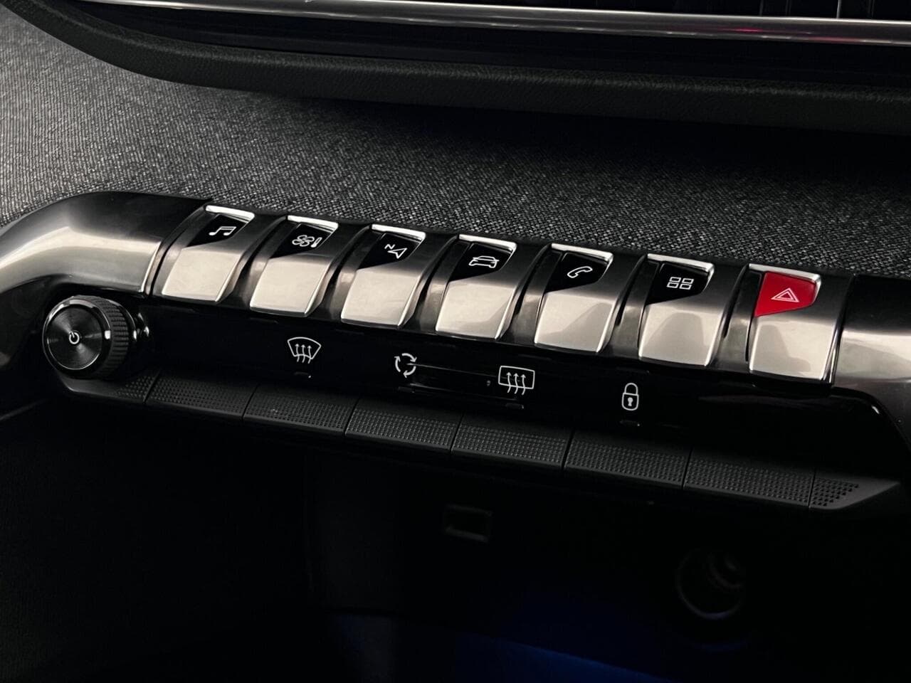 Peugeot 3008 thumbnail Misc Controls
