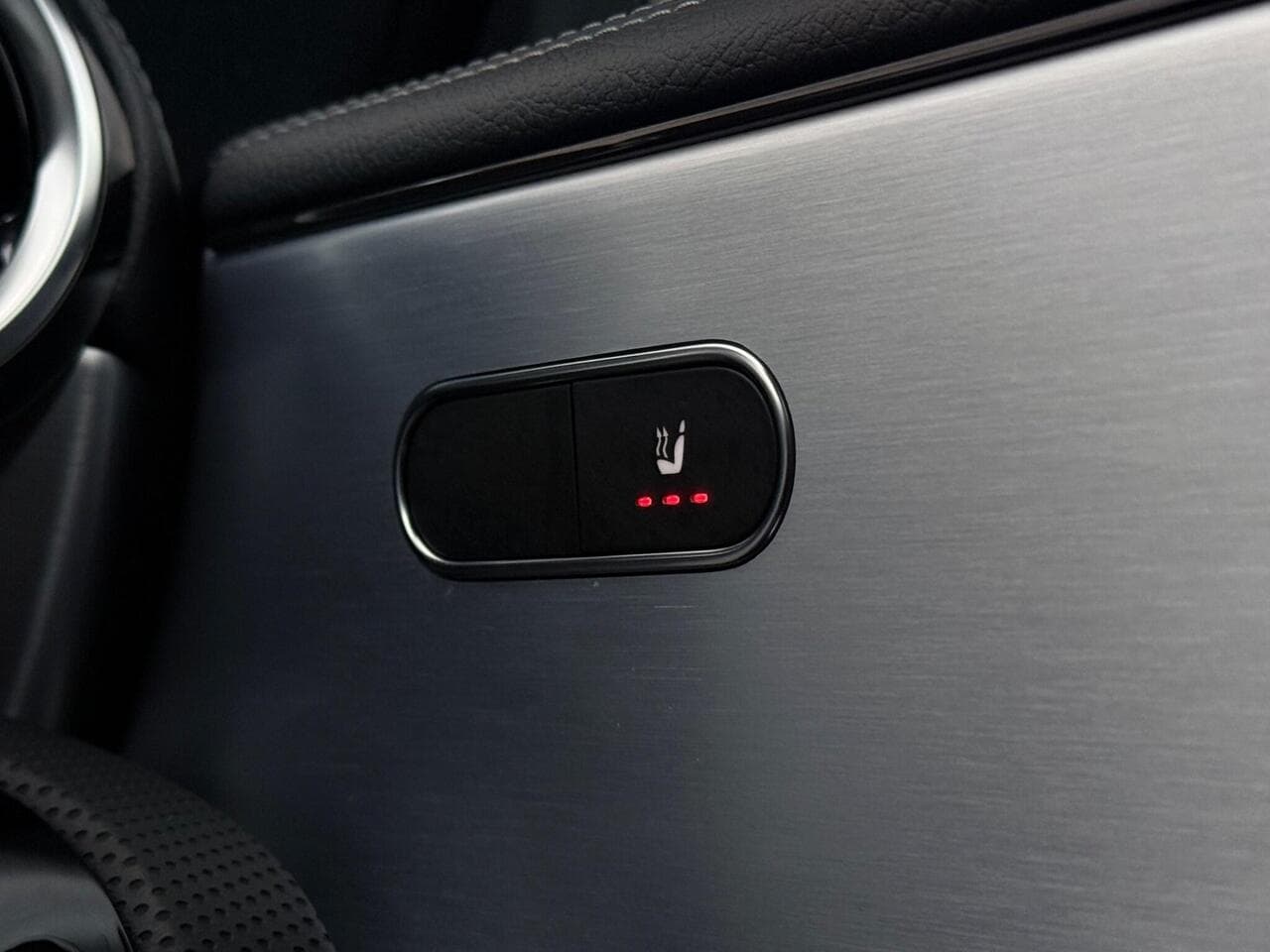 Mercedes-Benz CLA thumbnail Misc Controls