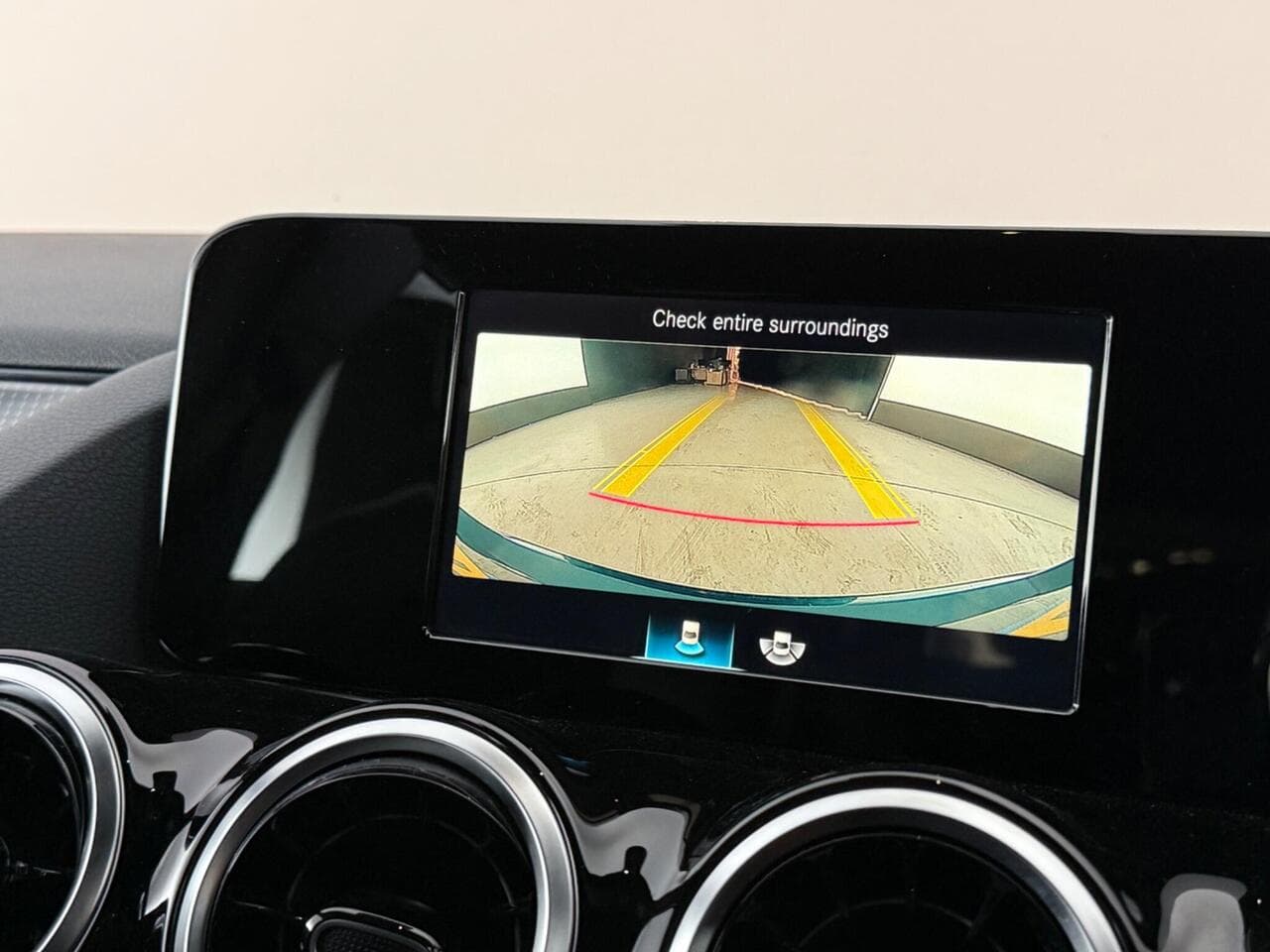 Mercedes-Benz B Class thumbnail Infotainment System