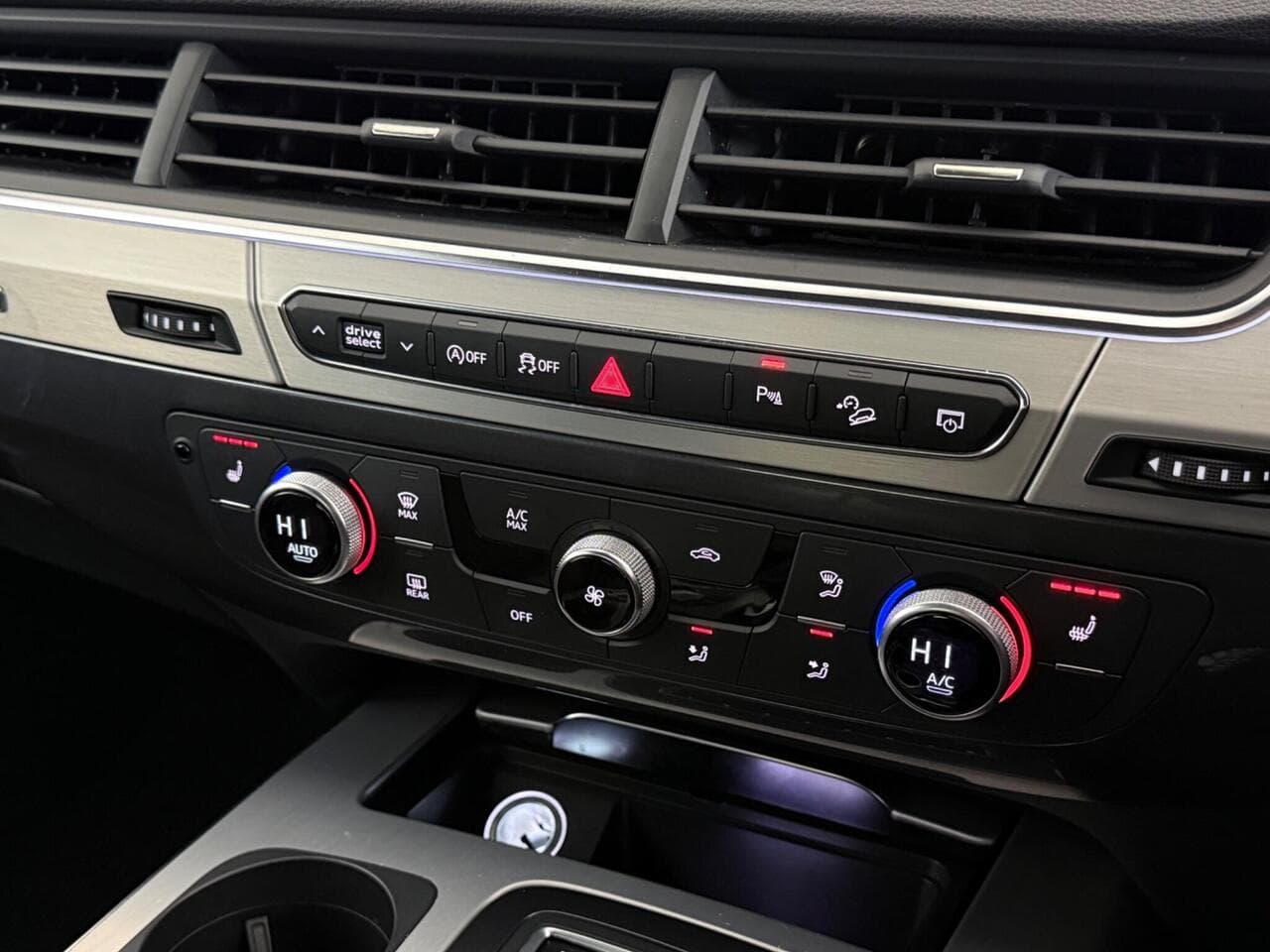Audi Q7 thumbnail Misc Controls