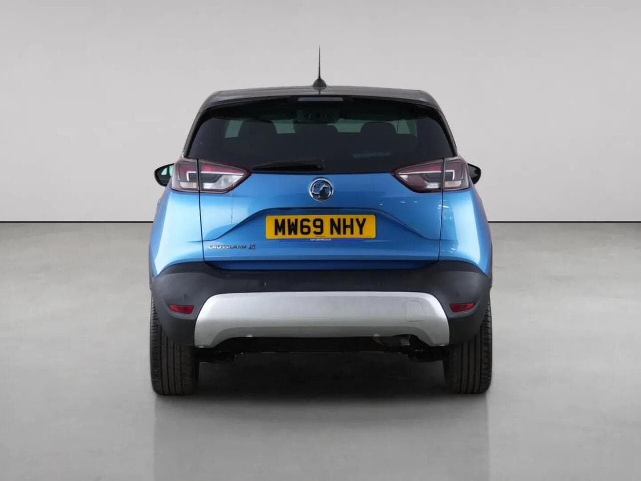 Vauxhall Crossland X thumbnail Rear
