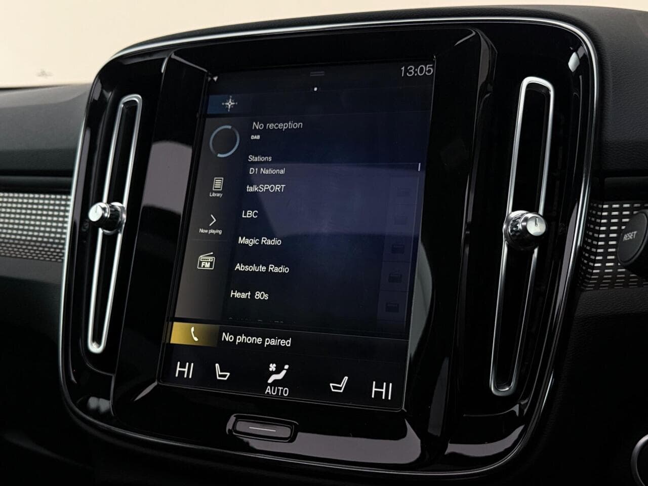 Volvo XC40 thumbnail Infotainment System