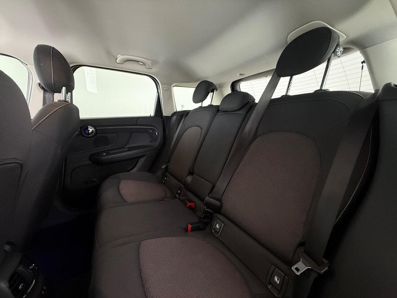 MINI Countryman thumbnail Seats Rear