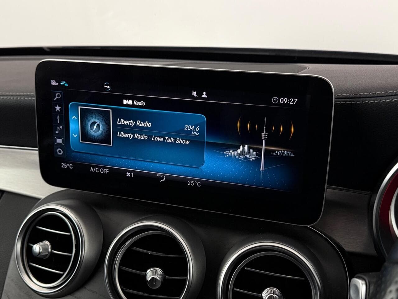 Mercedes-Benz C Class thumbnail Infotainment System