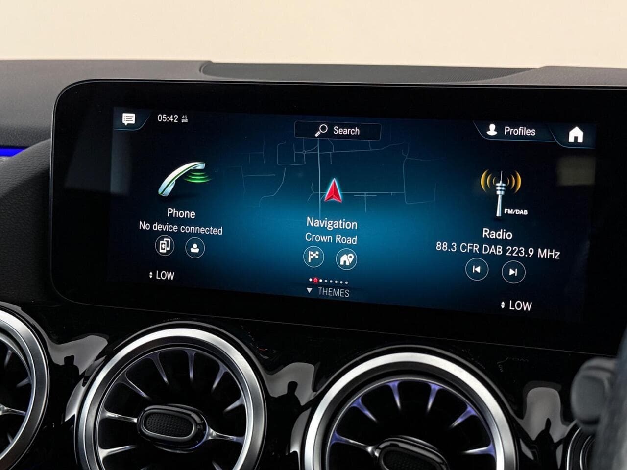 Mercedes-Benz GLA thumbnail Infotainment System