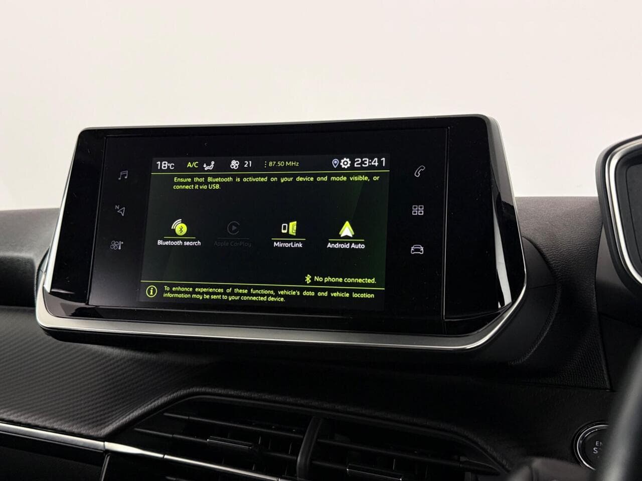 Peugeot 2008 thumbnail Infotainment System