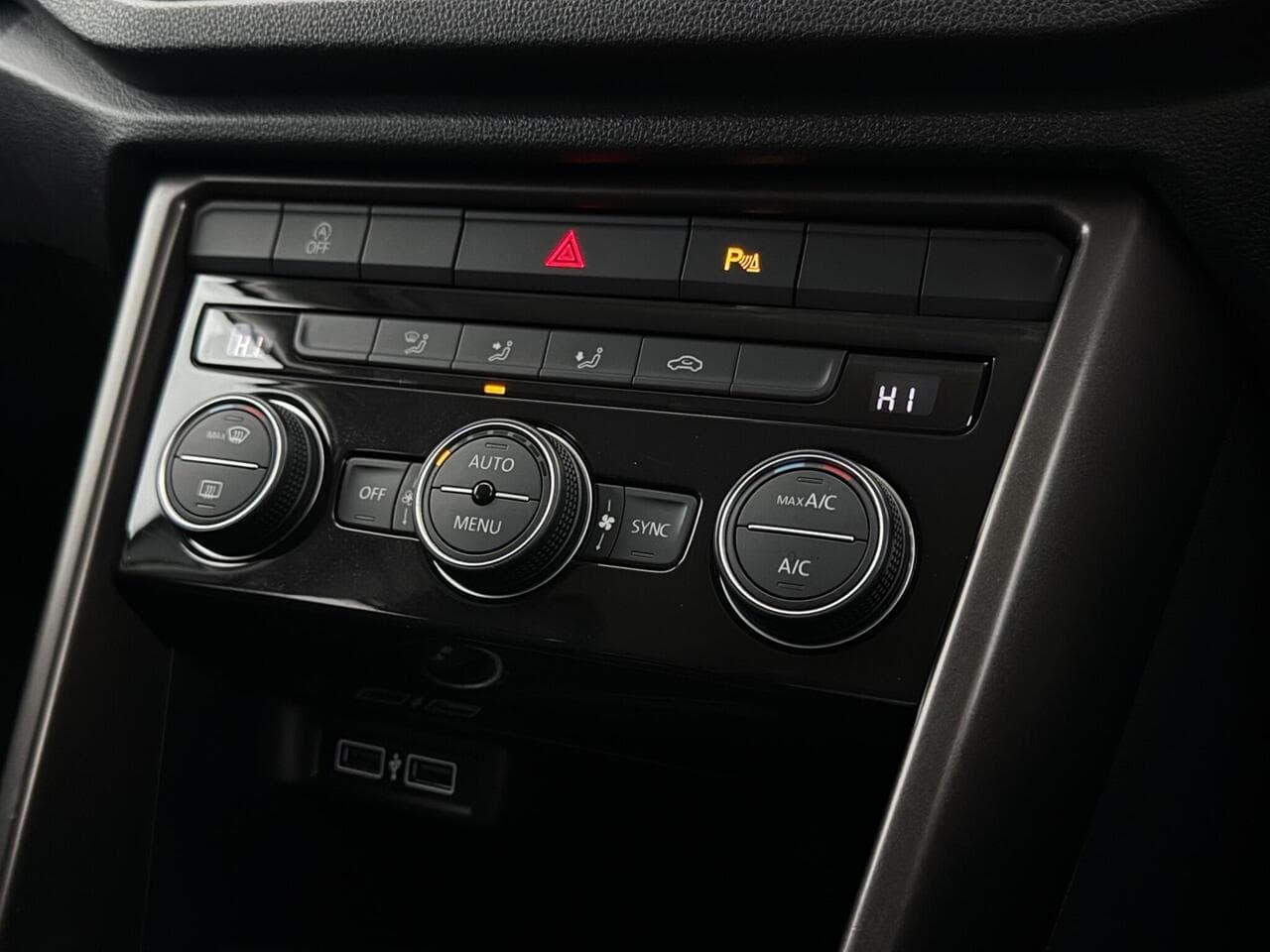 Volkswagen T-Roc thumbnail Misc Controls